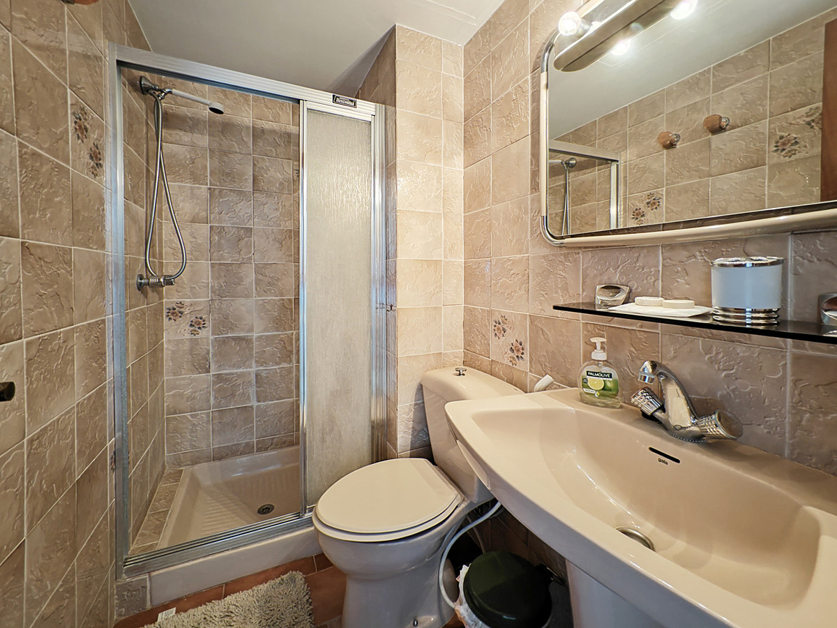 5 Bed Apartment for sale in Fuengirola Costa Del Sol, Málaga, Spain