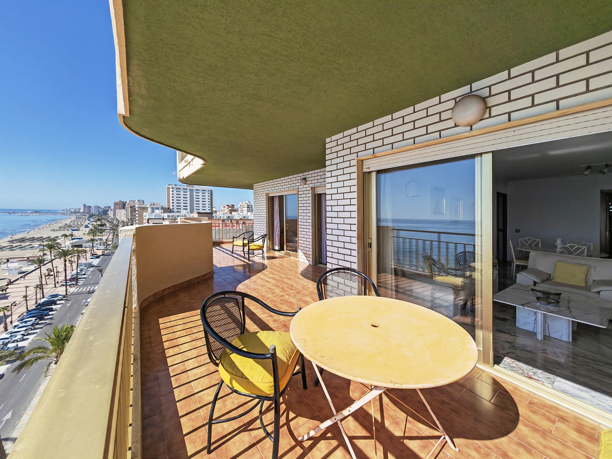 5 Bed Apartment for sale in Fuengirola Costa Del Sol, Málaga, Spain