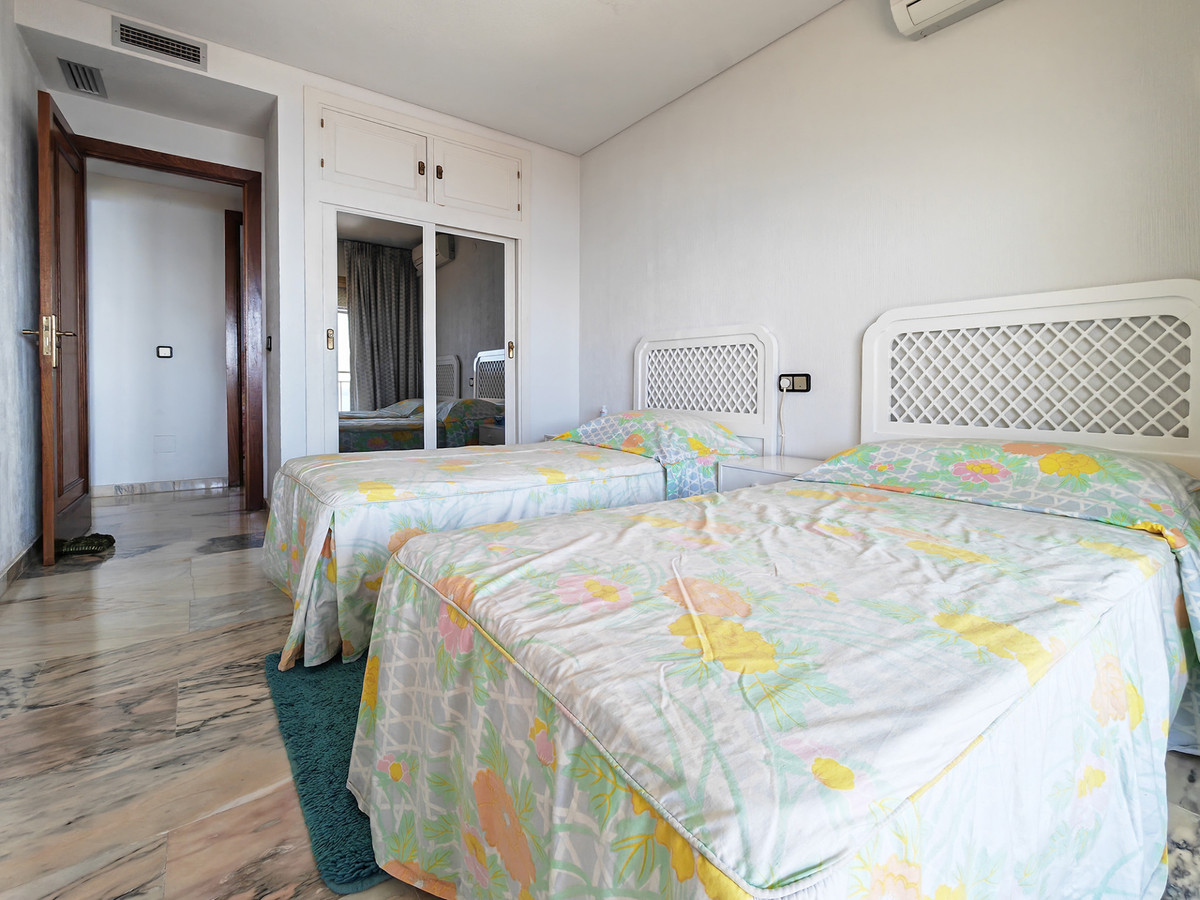5 Bed Apartment for sale in Fuengirola Costa Del Sol, Málaga, Spain