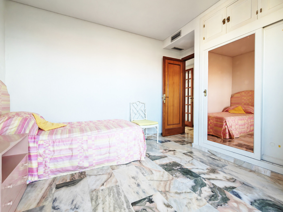 5 Bed Apartment for sale in Fuengirola Costa Del Sol, Málaga, Spain