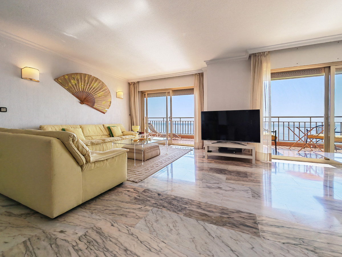 5 Bed Apartment for sale in Fuengirola Costa Del Sol, Málaga, Spain