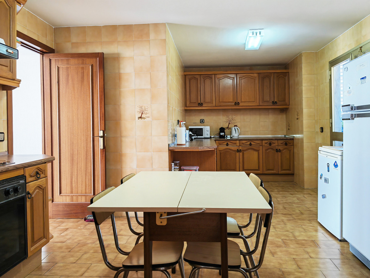 5 Bed Apartment for sale in Fuengirola Costa Del Sol, Málaga, Spain
