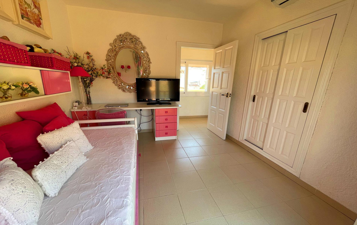 5 Bed Townhouse for sale in Javea Costa Blanca, Alicante, Spain