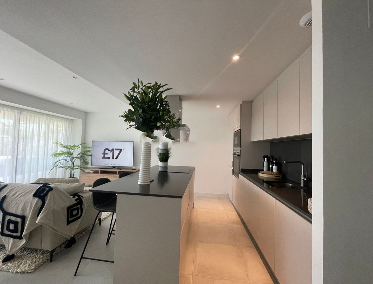 3 Bed Apartment for sale in Selwo Costa Del Sol, Málaga, Spain