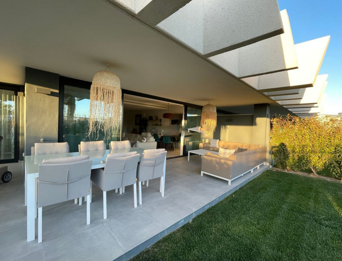 3 Bed Apartment for sale in Selwo Costa Del Sol, Málaga, Spain