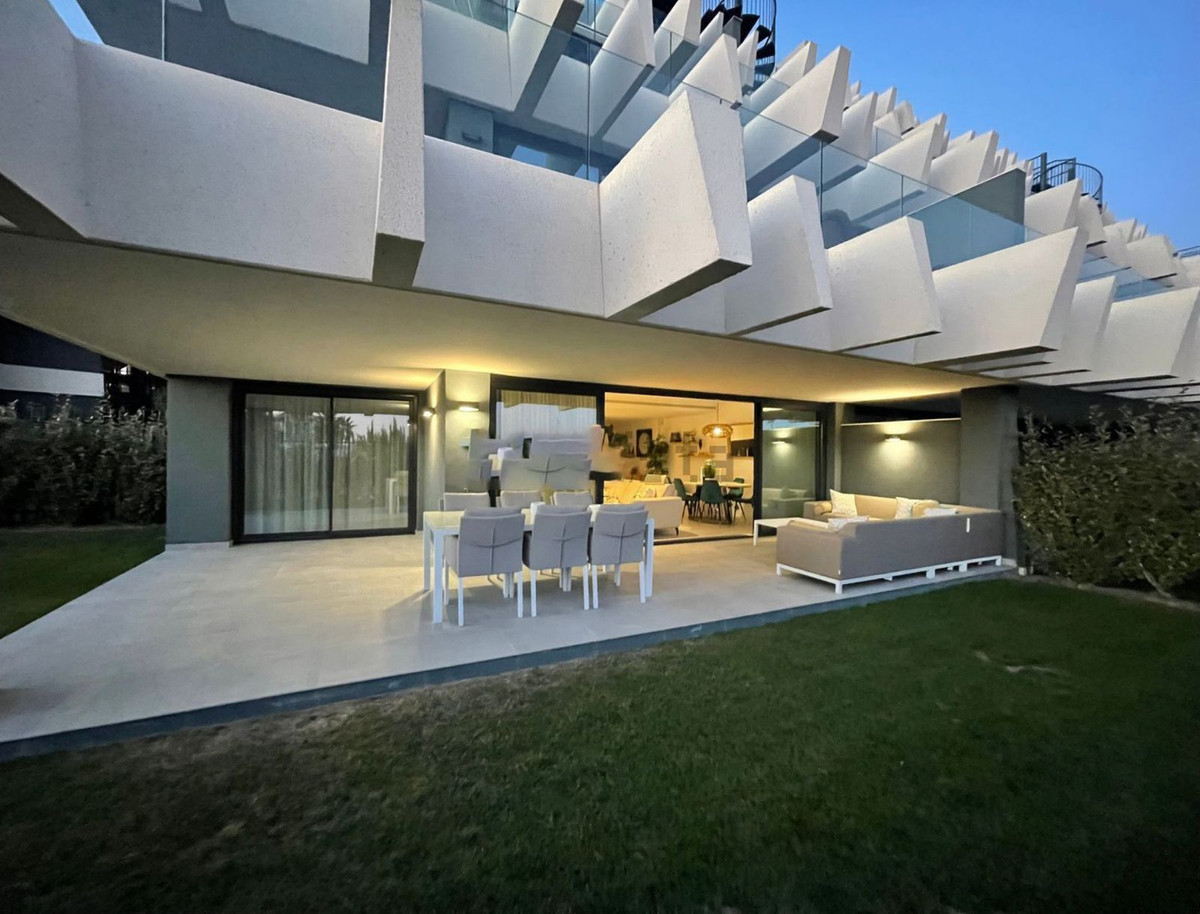 3 Bed Apartment for sale in Selwo Costa Del Sol, Málaga, Spain