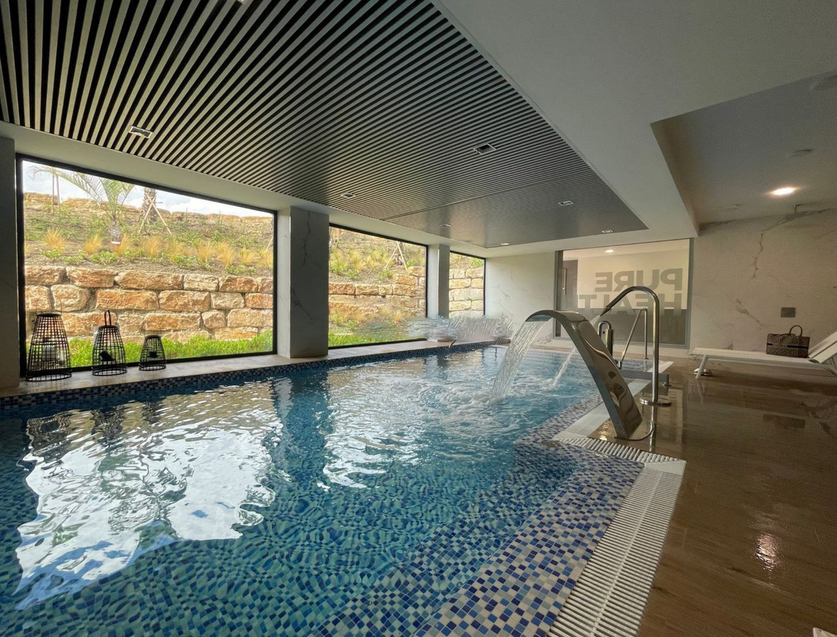 3 Bed Apartment for sale in Selwo Costa Del Sol, Málaga, Spain
