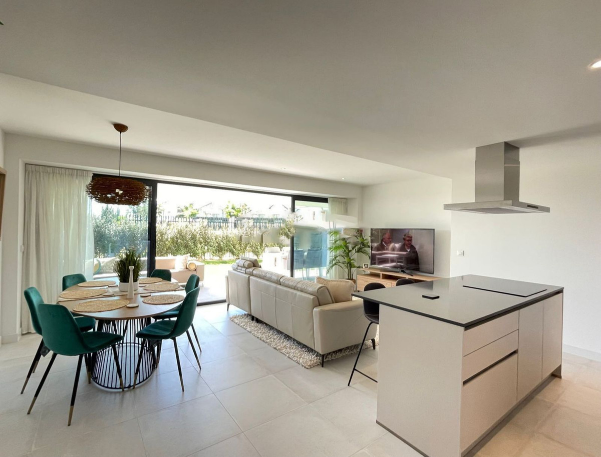 3 Bed Apartment for sale in Selwo Costa Del Sol, Málaga, Spain