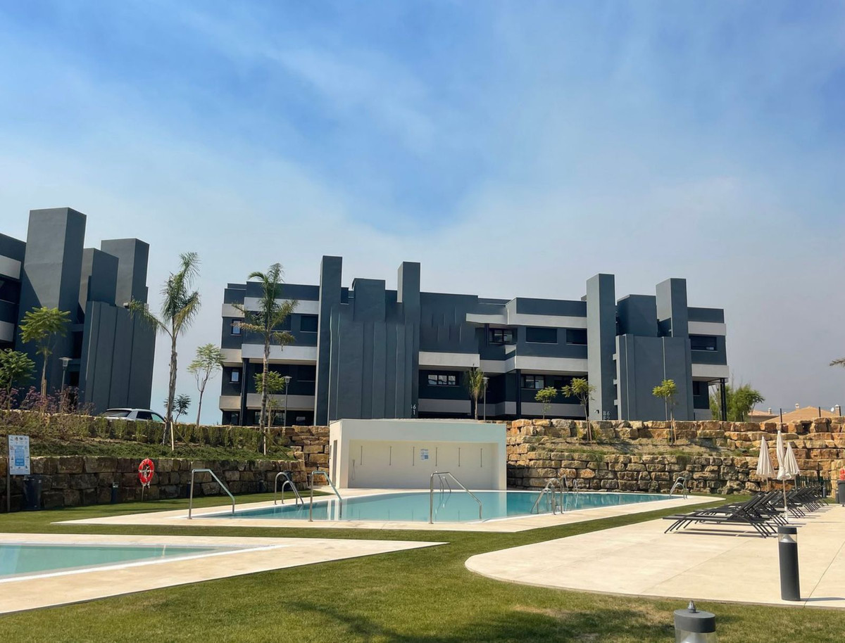 3 Bed Apartment for sale in Selwo Costa Del Sol, Málaga, Spain