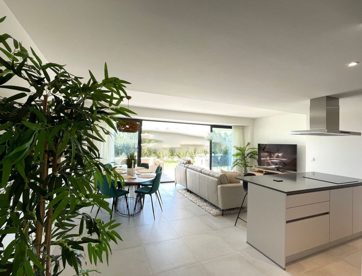 3 Bed Apartment for sale in Selwo Costa Del Sol, Málaga, Spain