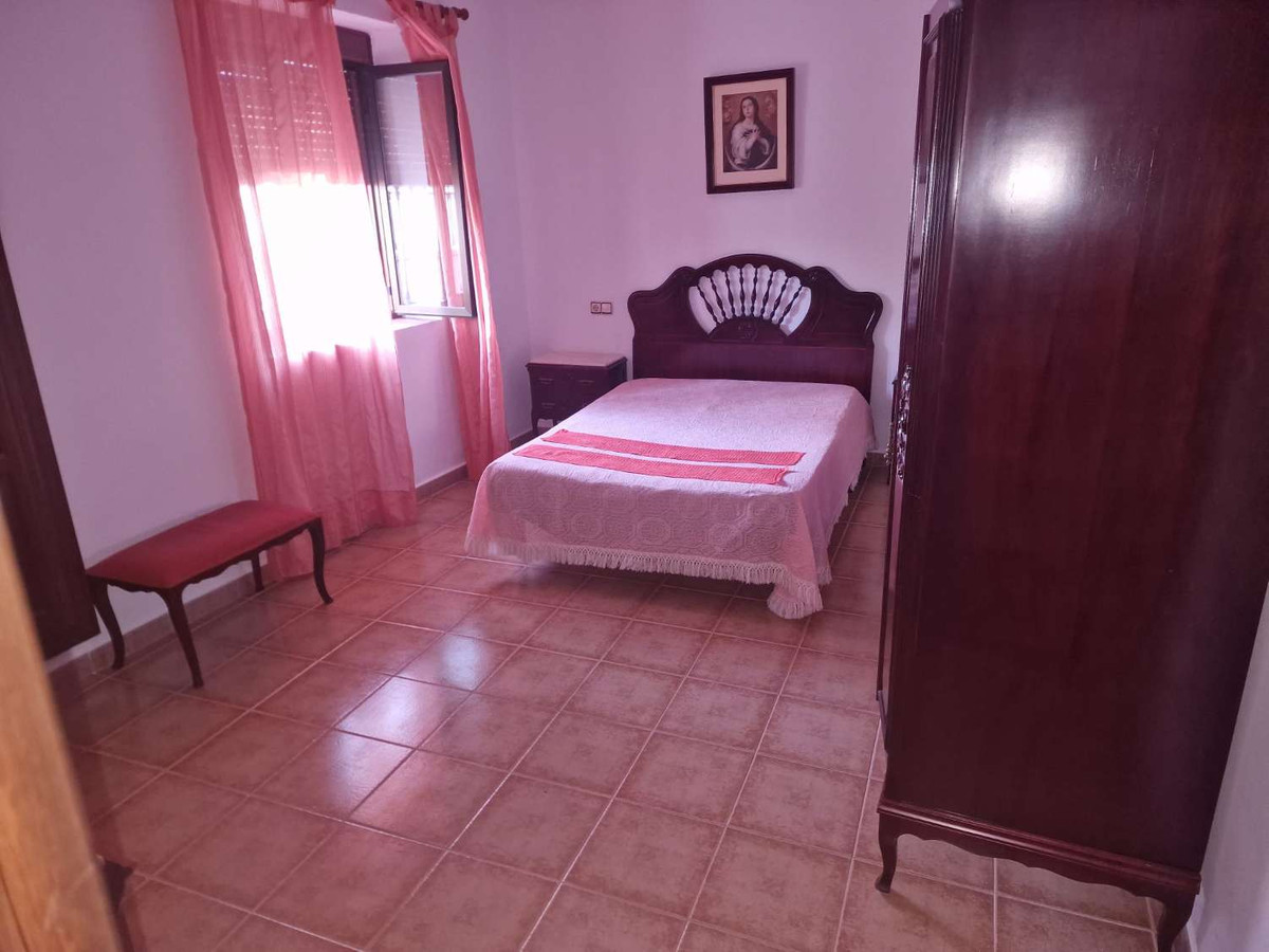 5 Bed Townhouse for sale in Alora Costa Del Sol, Málaga, Spain