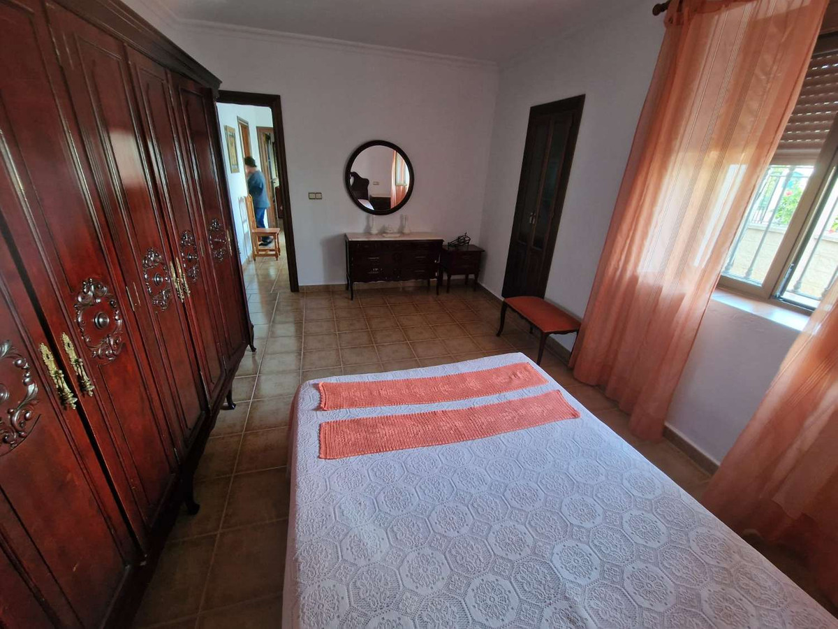 5 Bed Townhouse for sale in Alora Costa Del Sol, Málaga, Spain