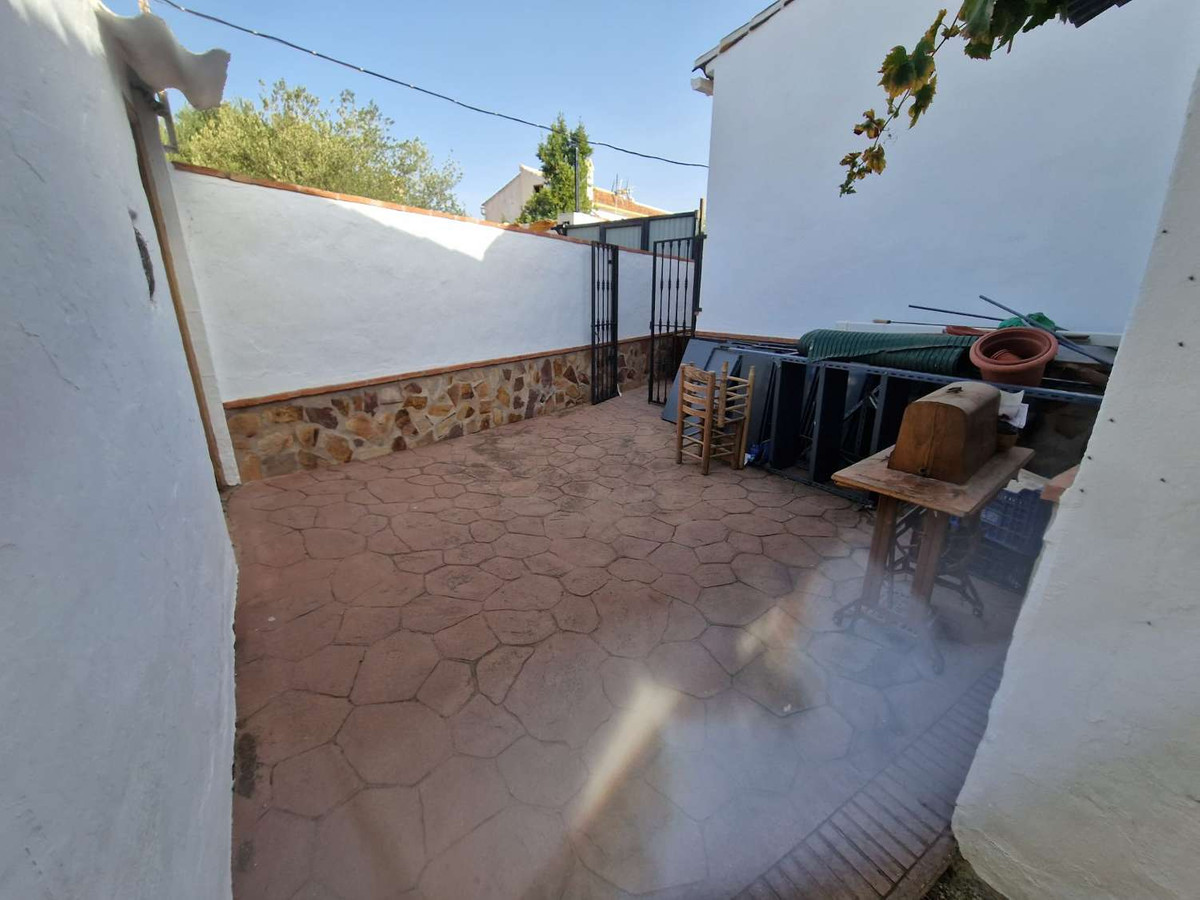 5 Bed Townhouse for sale in Alora Costa Del Sol, Málaga, Spain