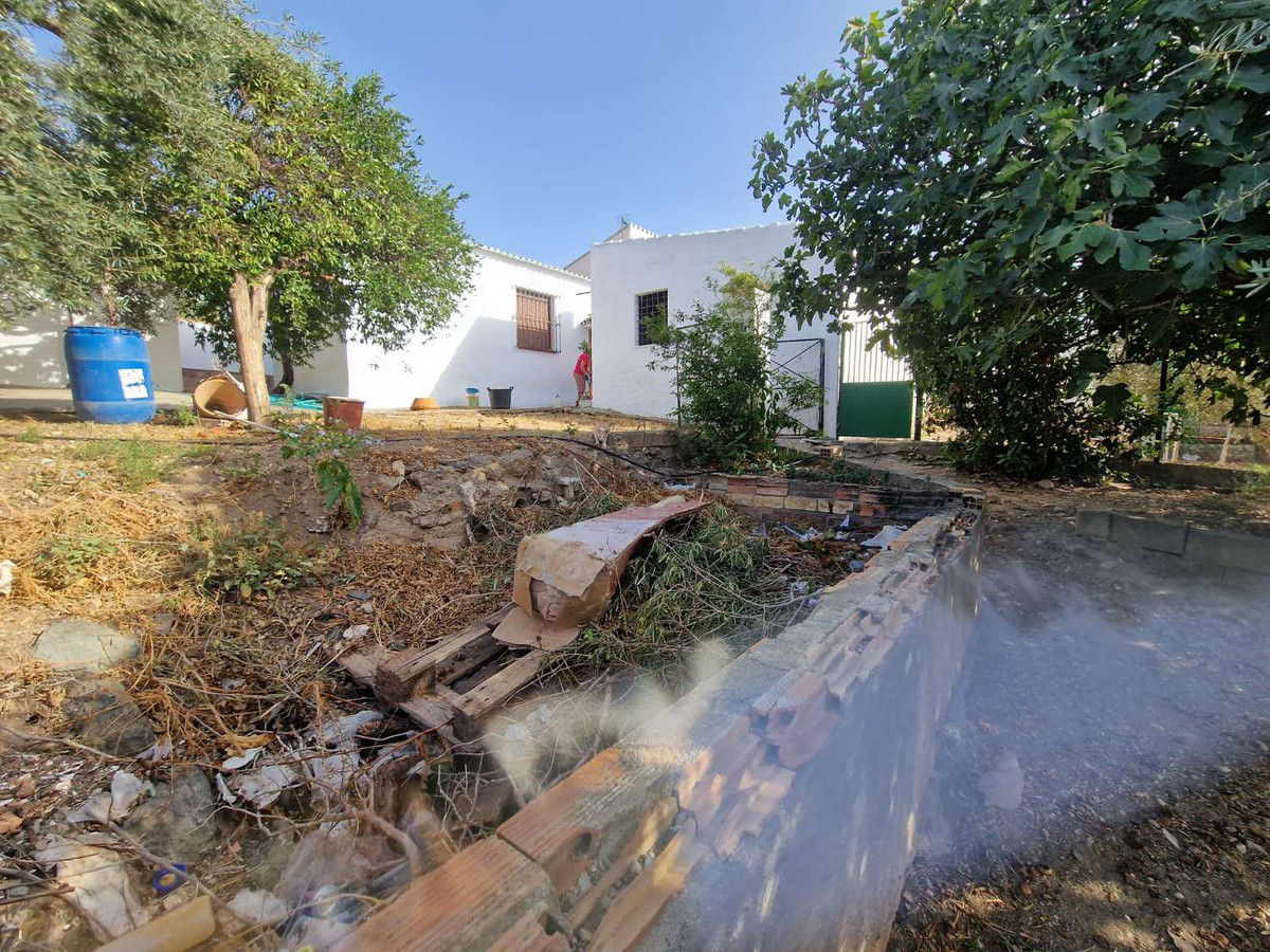 5 Bed Townhouse for sale in Alora Costa Del Sol, Málaga, Spain