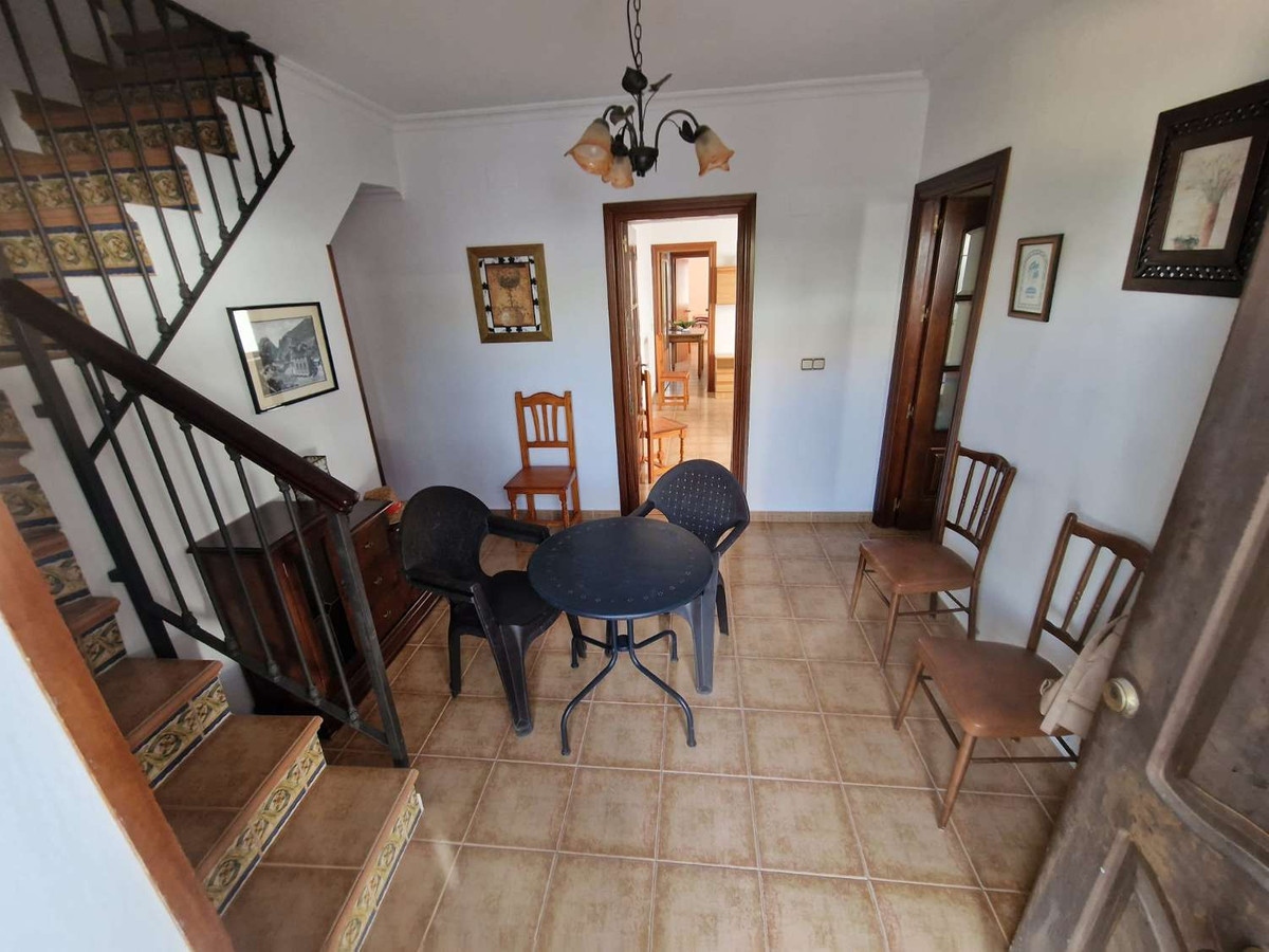 5 Bed Townhouse for sale in Alora Costa Del Sol, Málaga, Spain