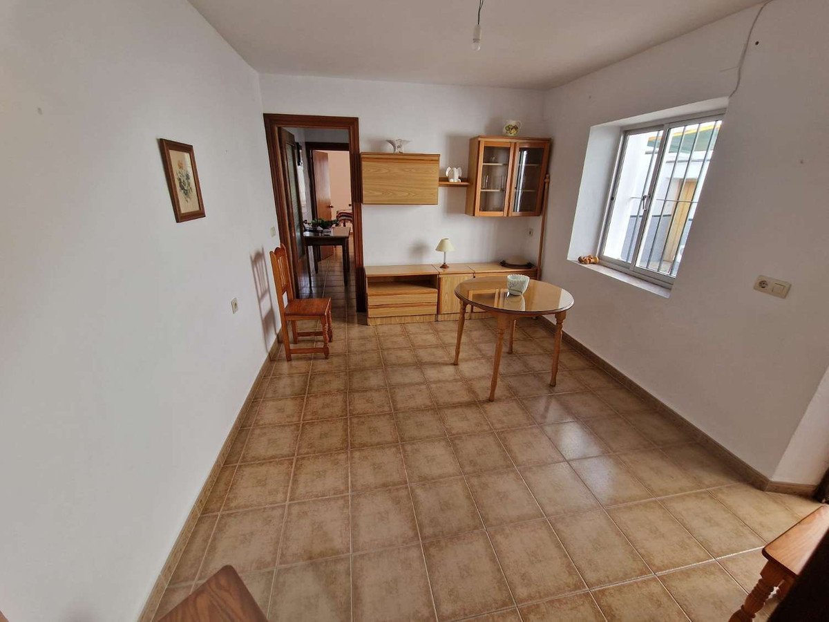 5 Bed Townhouse for sale in Alora Costa Del Sol, Málaga, Spain