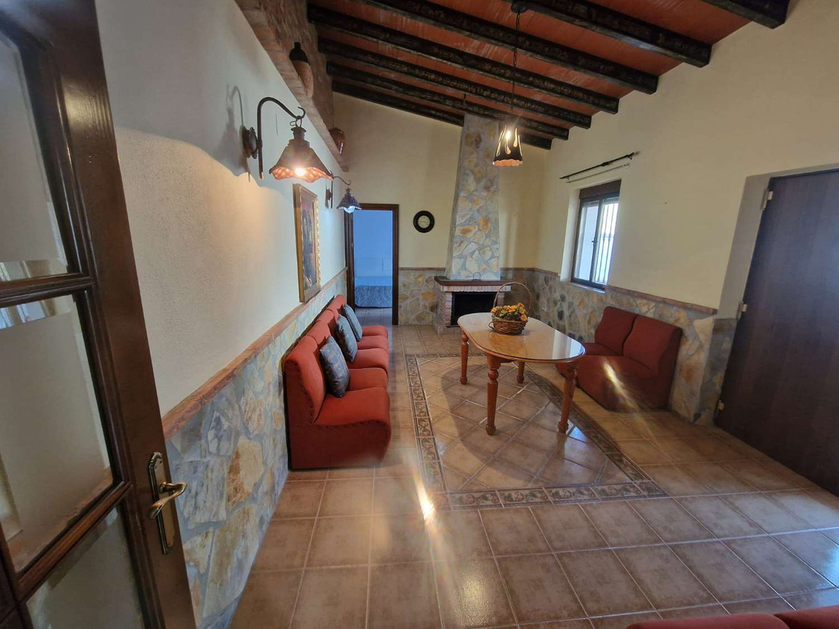 5 Bed Townhouse for sale in Alora Costa Del Sol, Málaga, Spain