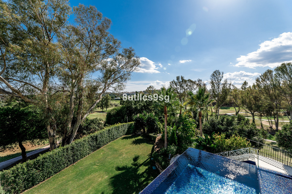 5 Bed Townhouse for sale in Nueva Andalucía Costa Del Sol, Málaga, Spain