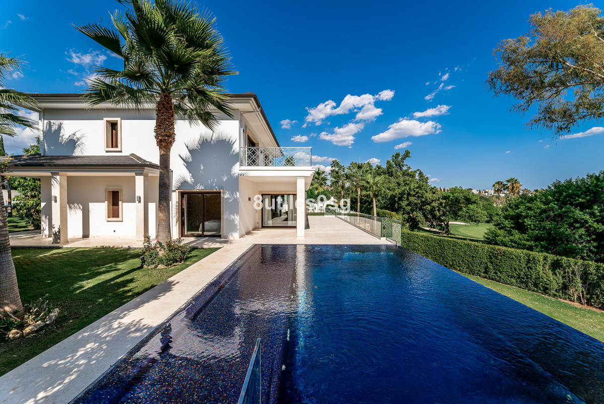 5 Bed Townhouse for sale in Nueva Andalucía Costa Del Sol, Málaga, Spain