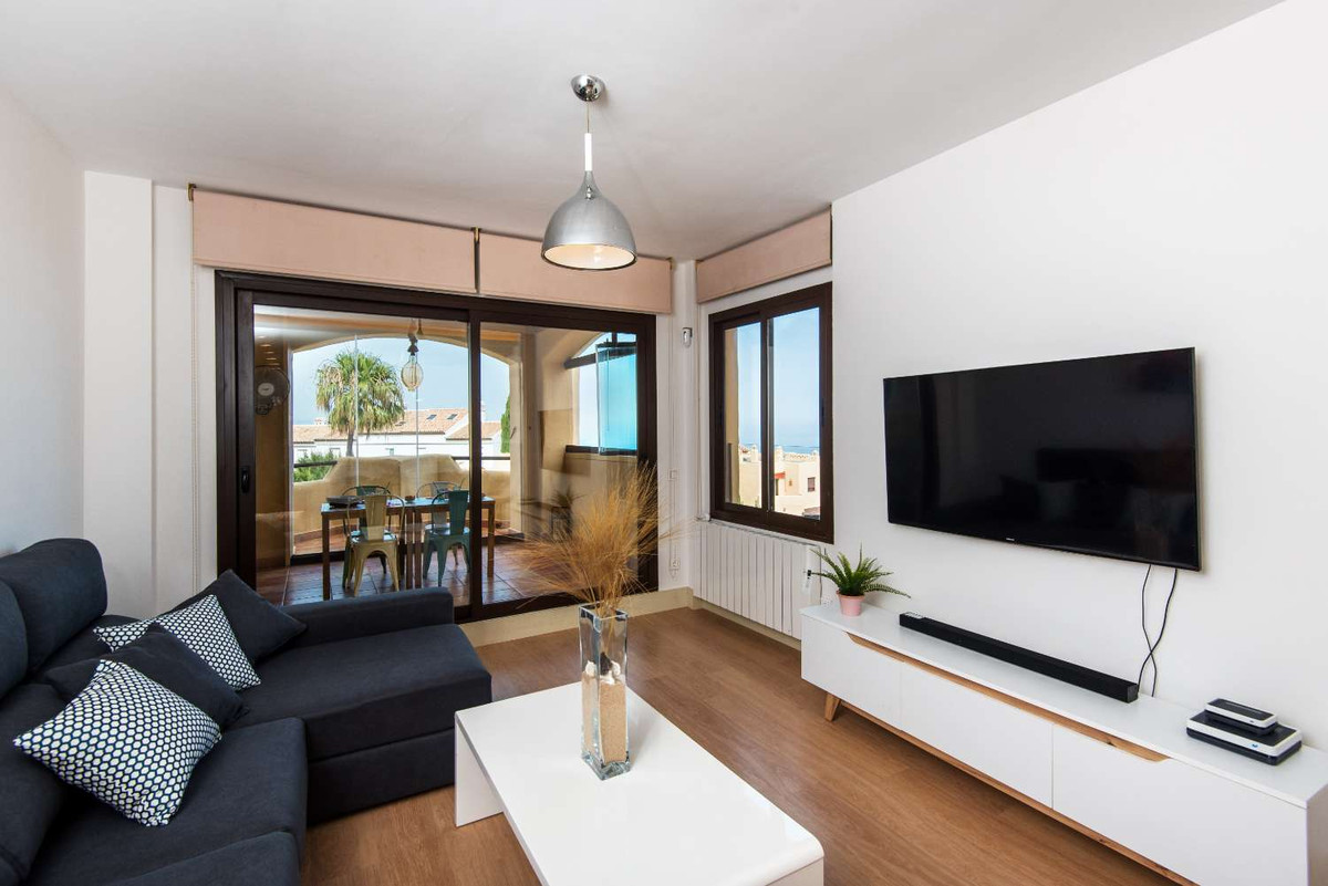 Se vende Apartamento Planta Media de 3 dormitorios en Costa Del Sol, Málaga, España