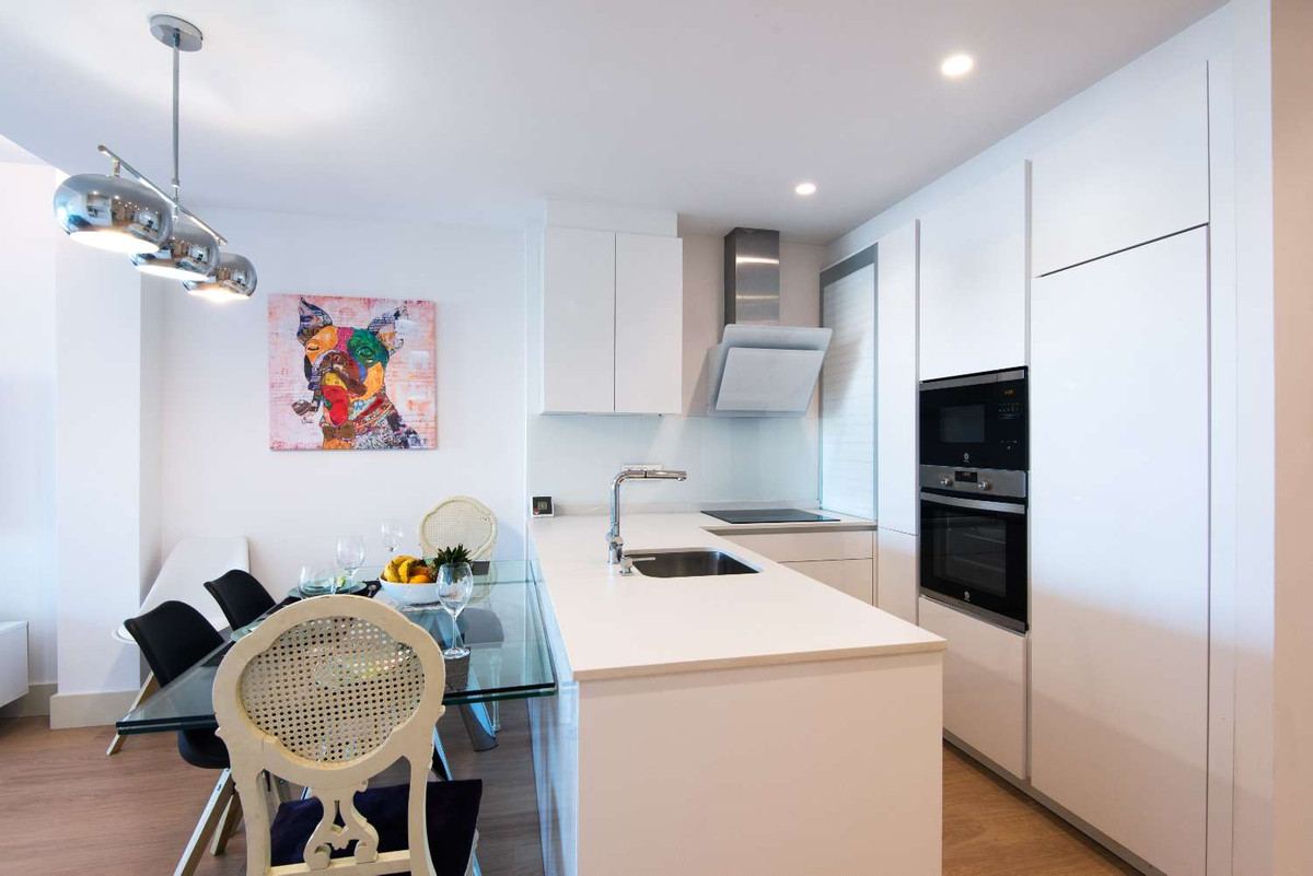 Se vende Apartamento Planta Media de 3 dormitorios en Costa Del Sol, Málaga, España