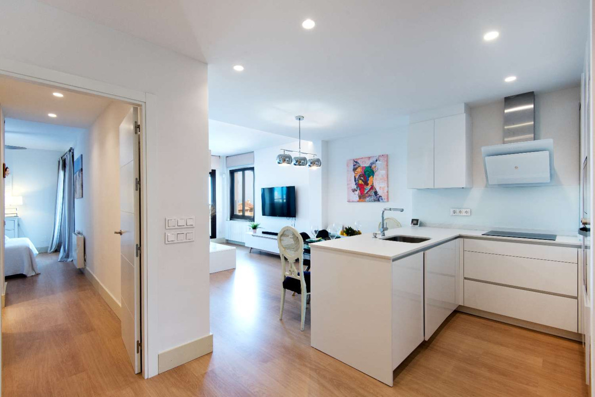 Se vende Apartamento Planta Media de 3 dormitorios en Costa Del Sol, Málaga, España