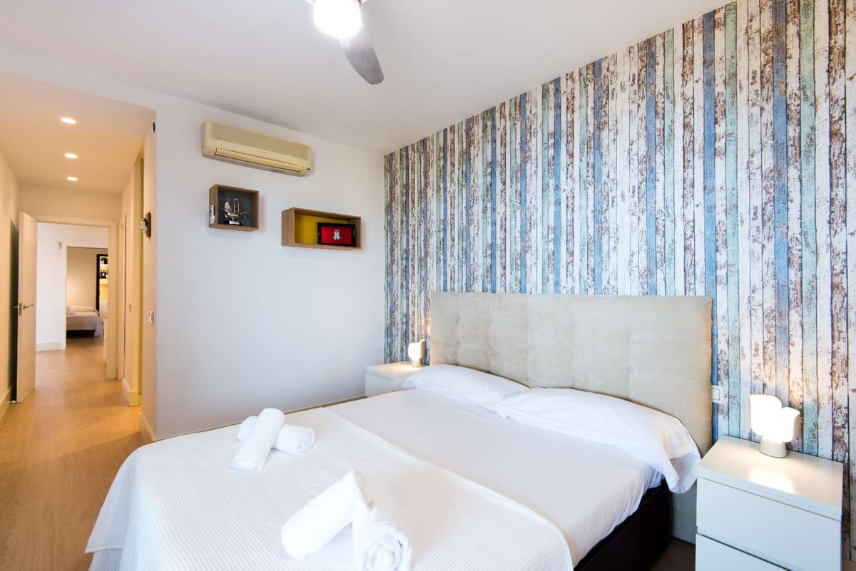 Se vende Apartamento Planta Media de 3 dormitorios en Costa Del Sol, Málaga, España