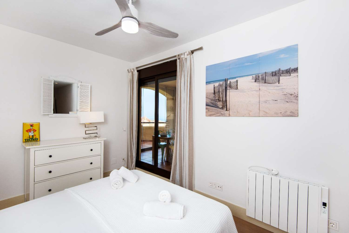 Se vende Apartamento Planta Media de 3 dormitorios en Costa Del Sol, Málaga, España