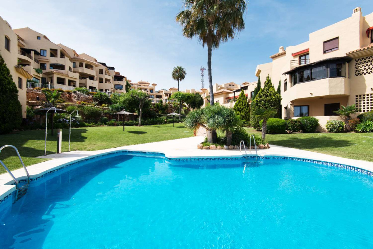 Se vende Apartamento Planta Media de 3 dormitorios en Costa Del Sol, Málaga, España