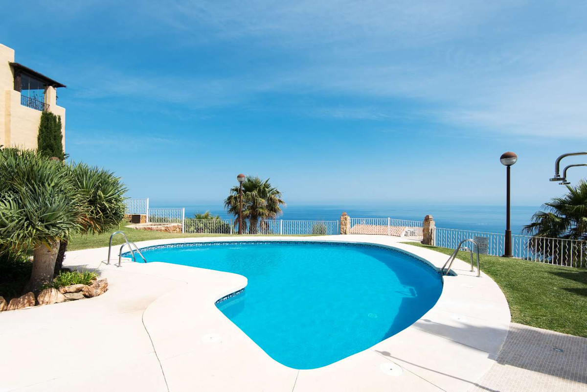 Se vende Apartamento Planta Media de 3 dormitorios en Costa Del Sol, Málaga, España