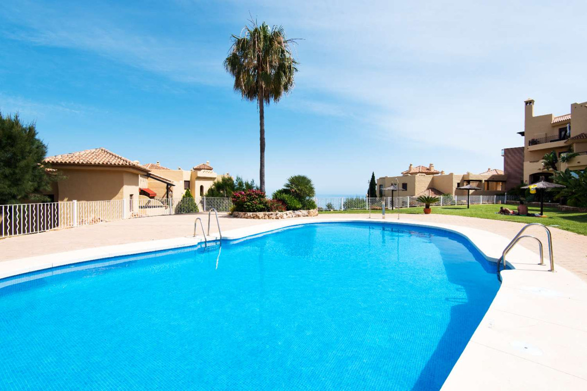 Se vende Apartamento Planta Media de 3 dormitorios en Costa Del Sol, Málaga, España