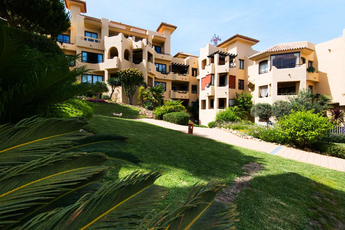 Se vende Apartamento Planta Media de 3 dormitorios en Costa Del Sol, Málaga, España