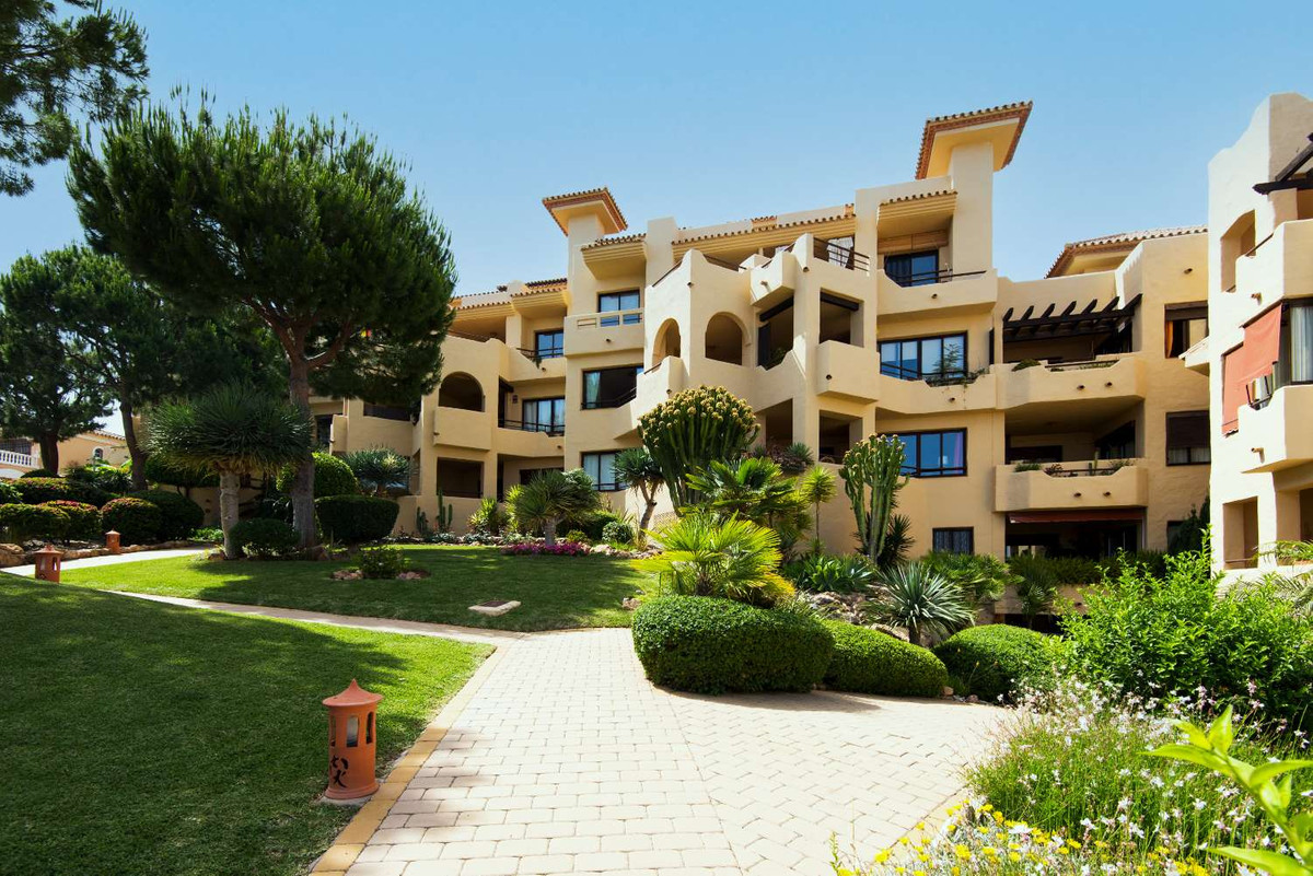 Se vende Apartamento Planta Media de 3 dormitorios en Costa Del Sol, Málaga, España