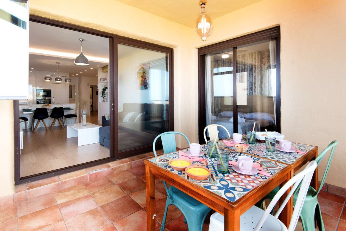 Se vende Apartamento Planta Media de 3 dormitorios en Costa Del Sol, Málaga, España