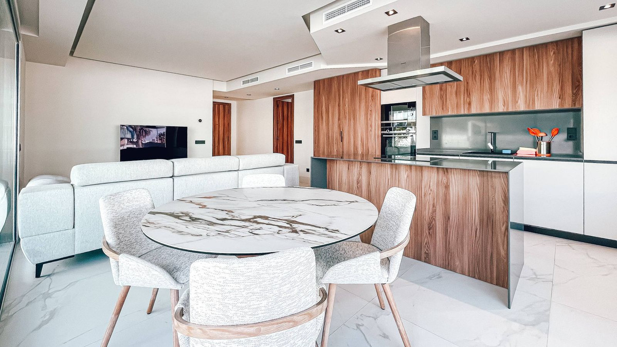3 Bed Apartment for sale in San Pedro De Alcántara Costa Del Sol, Málaga, Spain