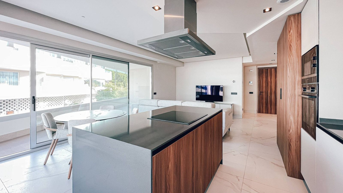 3 Bed Apartment for sale in San Pedro De Alcántara Costa Del Sol, Málaga, Spain