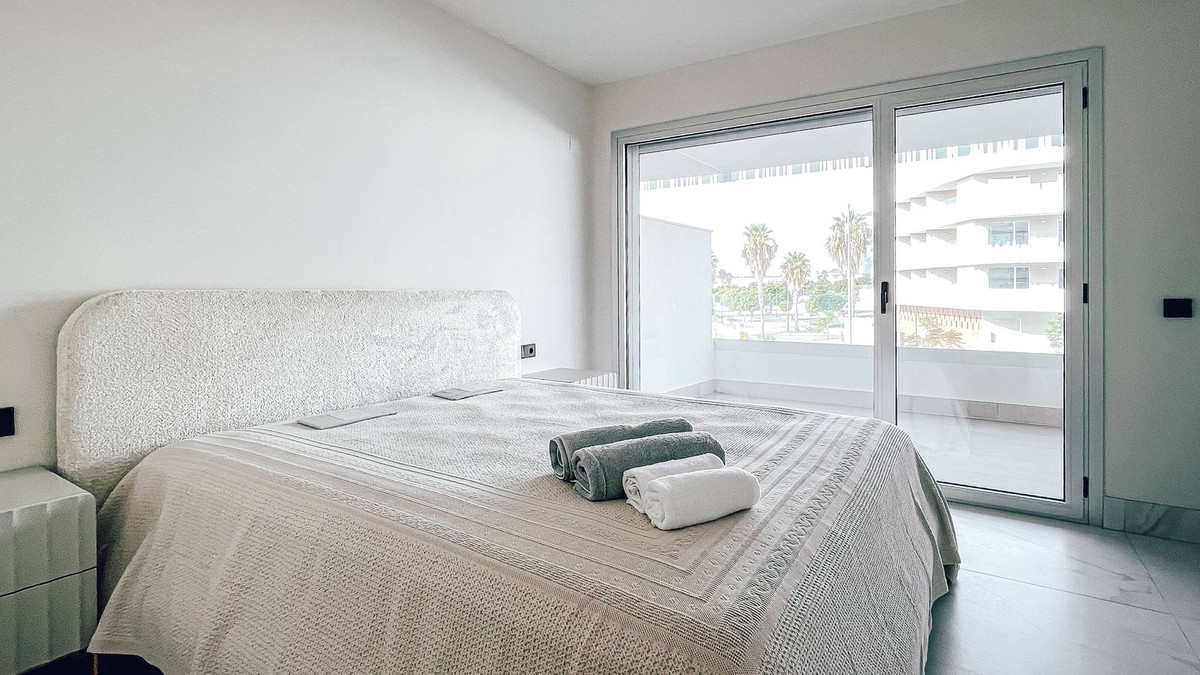 3 Bed Apartment for sale in San Pedro De Alcántara Costa Del Sol, Málaga, Spain