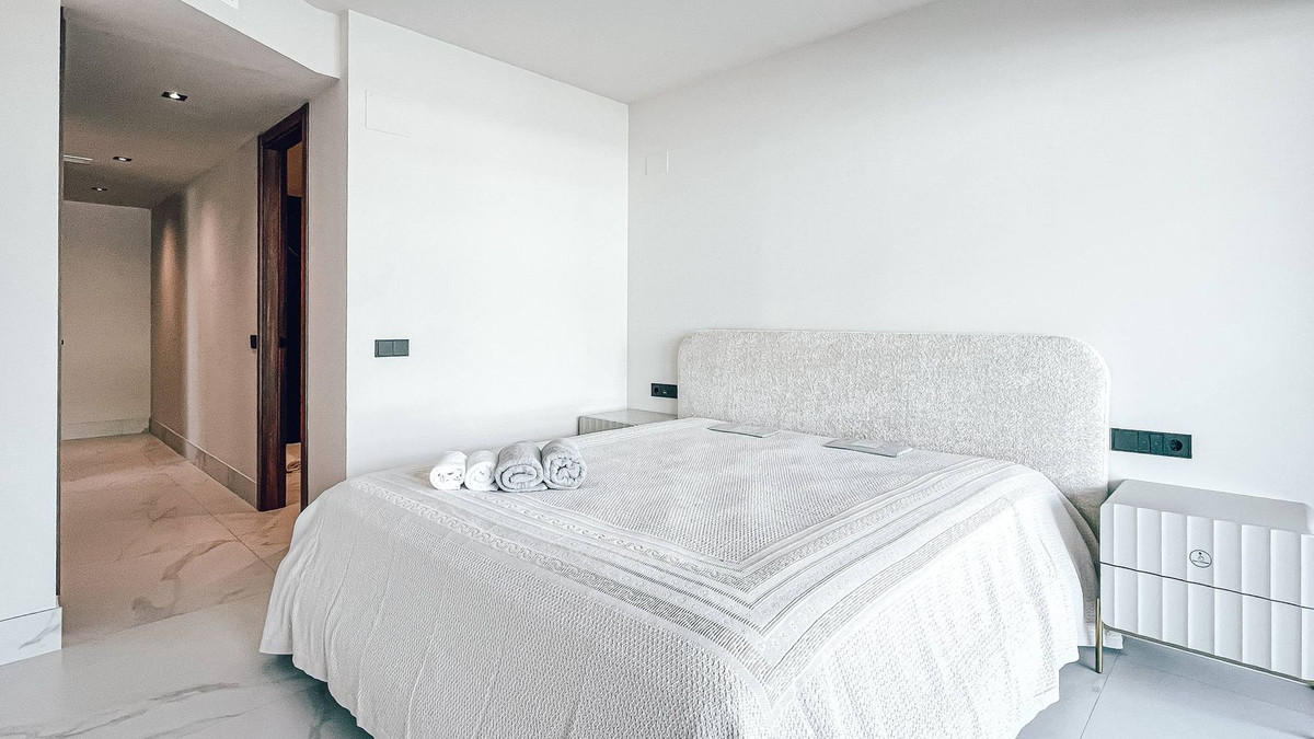 3 Bed Apartment for sale in San Pedro De Alcántara Costa Del Sol, Málaga, Spain