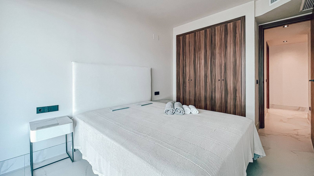 3 Bed Apartment for sale in San Pedro De Alcántara Costa Del Sol, Málaga, Spain