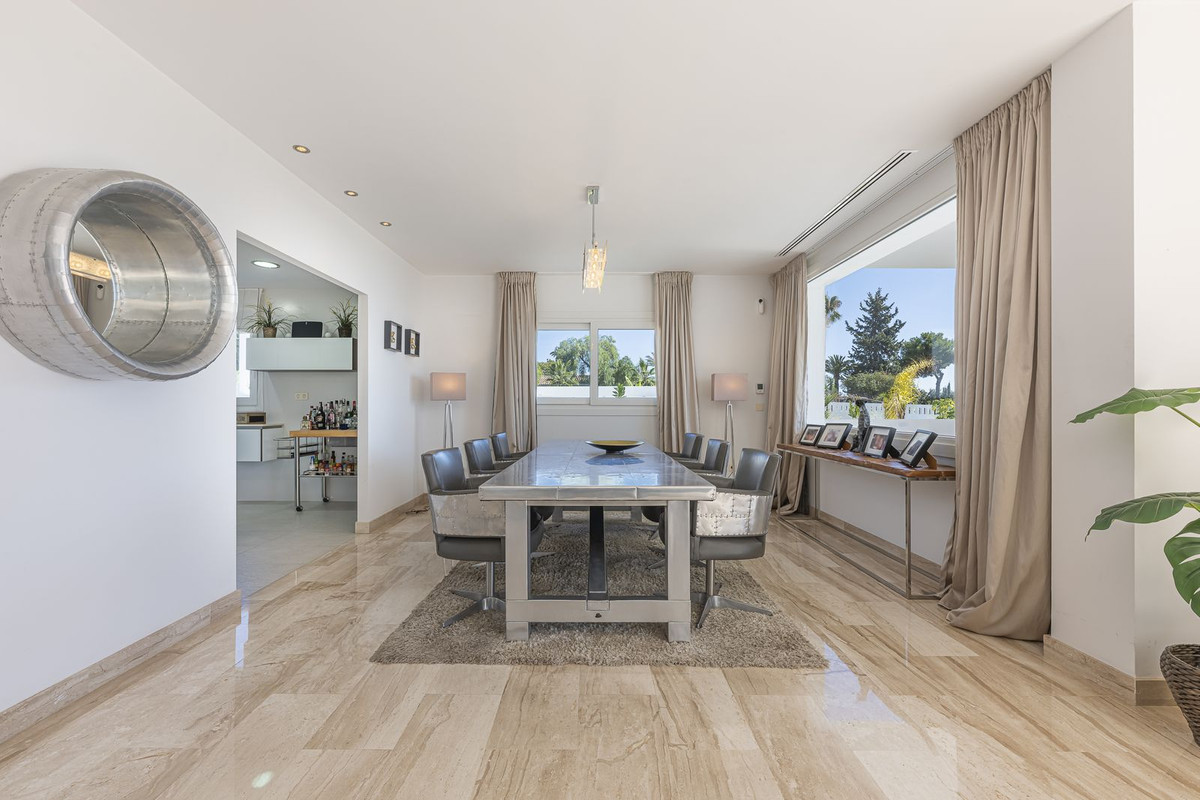 5 Bed Townhouse for sale in El Rosario Costa Del Sol, Málaga, Spain