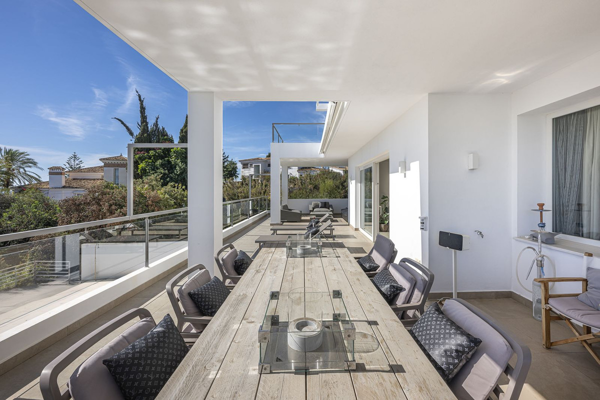 5 Bed Townhouse for sale in El Rosario Costa Del Sol, Málaga, Spain