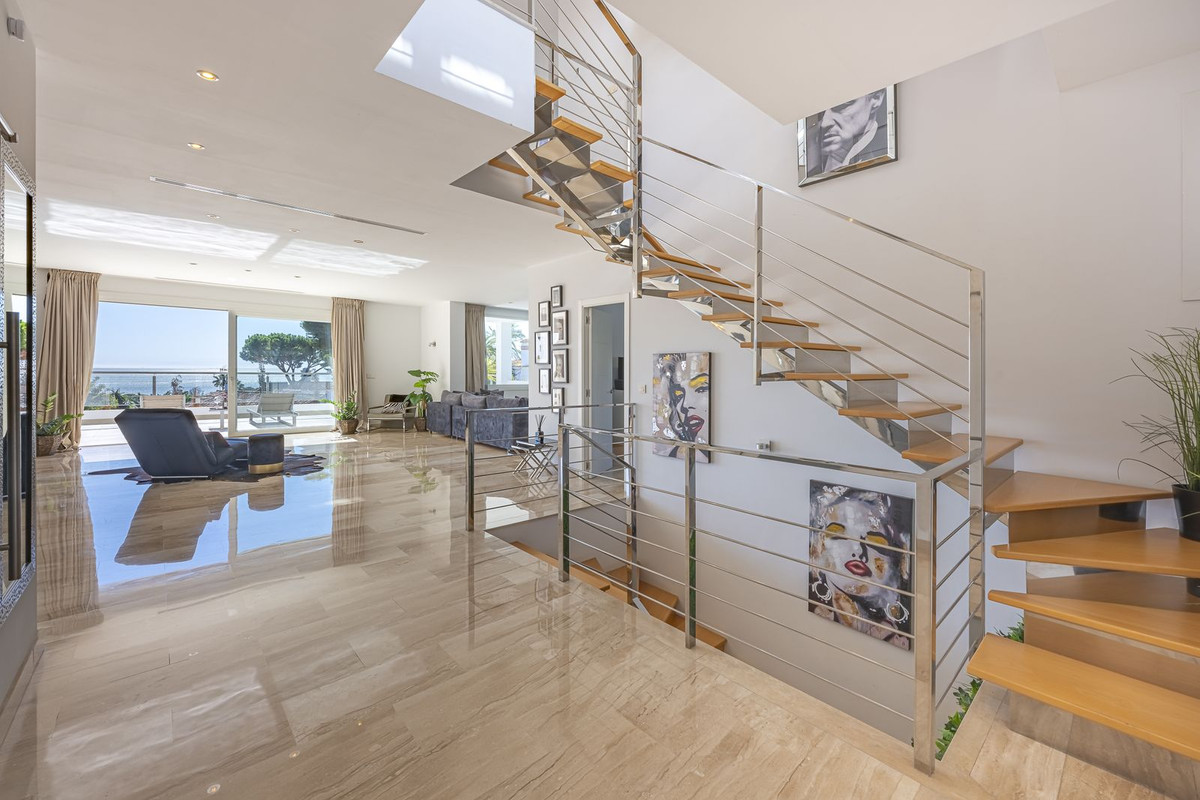 5 Bed Townhouse for sale in El Rosario Costa Del Sol, Málaga, Spain