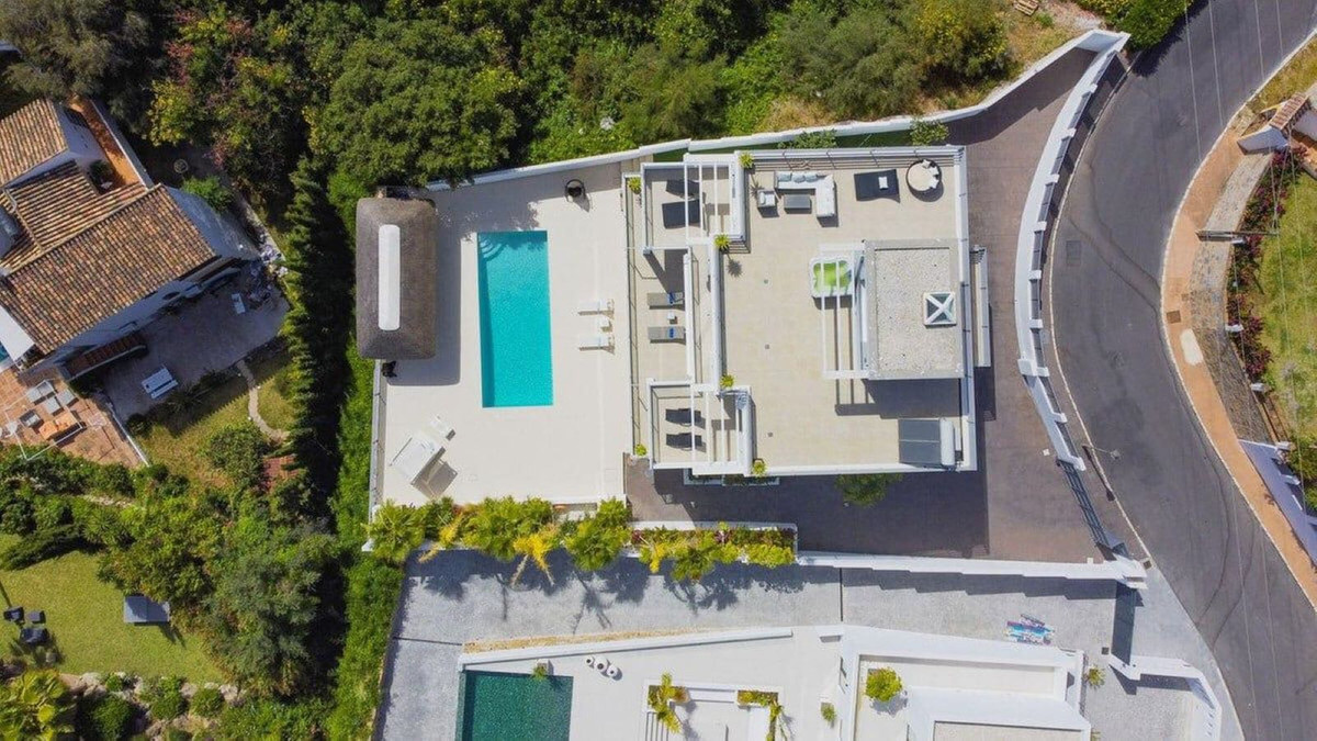 5 Bed Townhouse for sale in El Rosario Costa Del Sol, Málaga, Spain