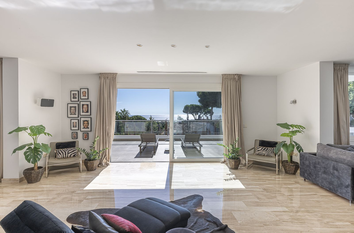 5 Bed Townhouse for sale in El Rosario Costa Del Sol, Málaga, Spain