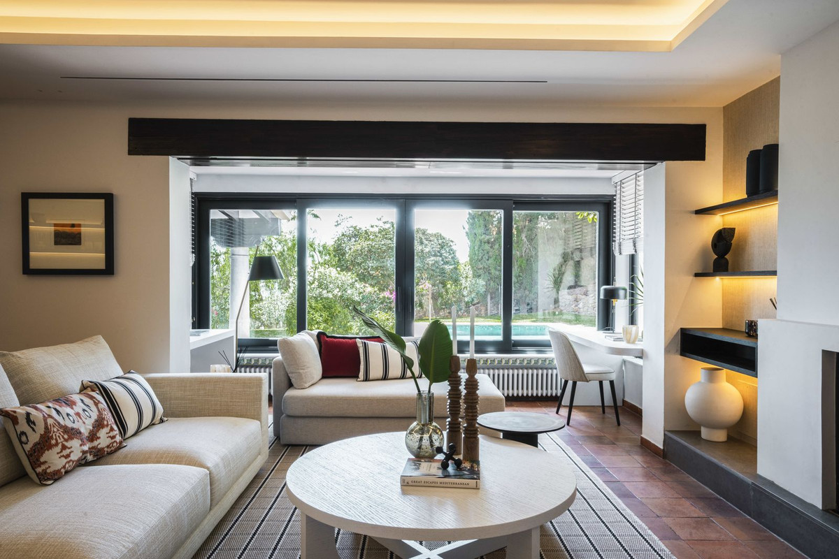 Se vende Villa - Chalet de 6 dormitorios en Málaga Ciudad, Málaga, España