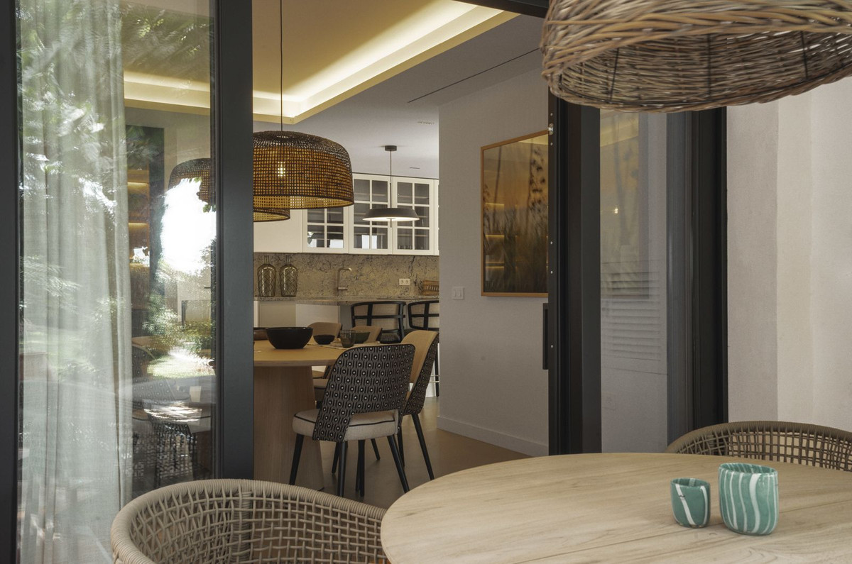 Se vende Villa - Chalet de 6 dormitorios en Málaga Ciudad, Málaga, España
