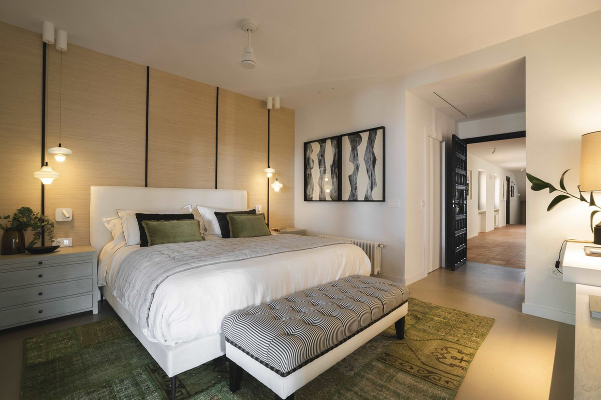 Se vende Villa - Chalet de 6 dormitorios en Málaga Ciudad, Málaga, España