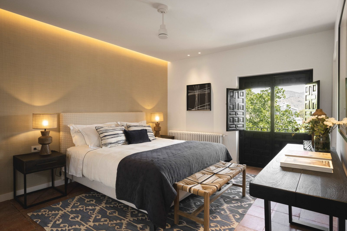 Se vende Villa - Chalet de 6 dormitorios en Málaga Ciudad, Málaga, España