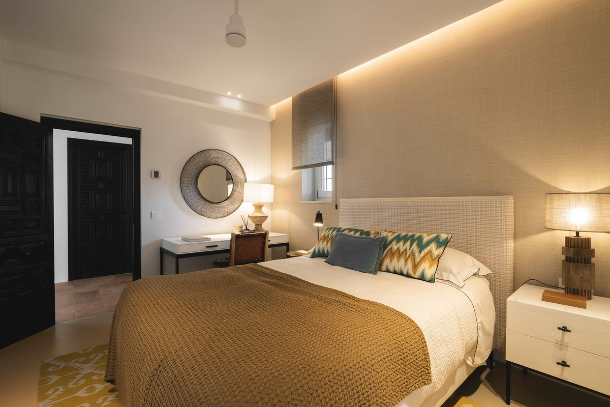 Se vende Villa - Chalet de 6 dormitorios en Málaga Ciudad, Málaga, España