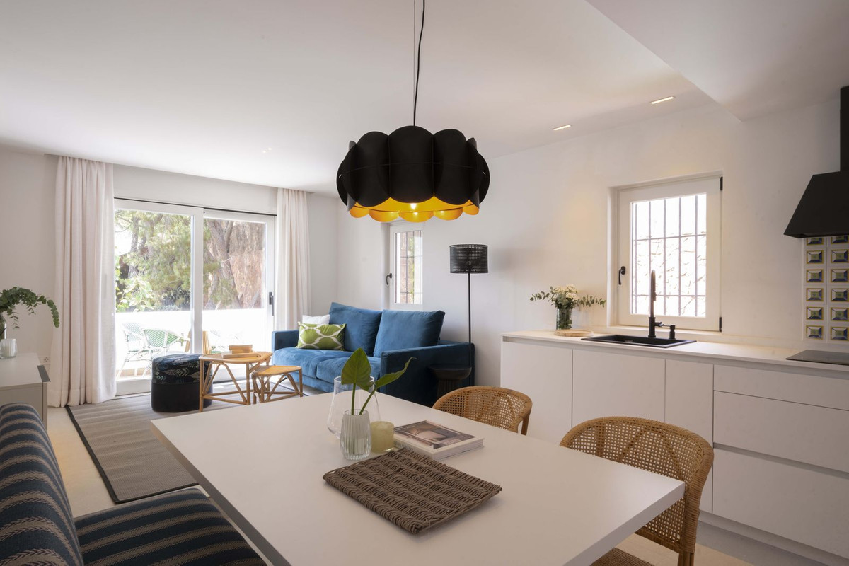 Se vende Villa - Chalet de 6 dormitorios en Málaga Ciudad, Málaga, España